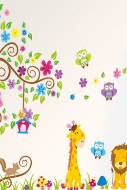 Рисунки на стене в детском саду