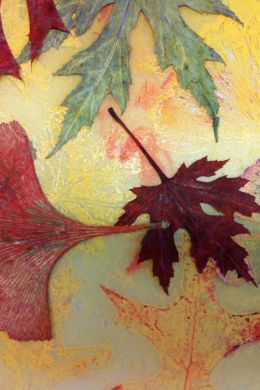 Отпечатки осенних листьев гуашью