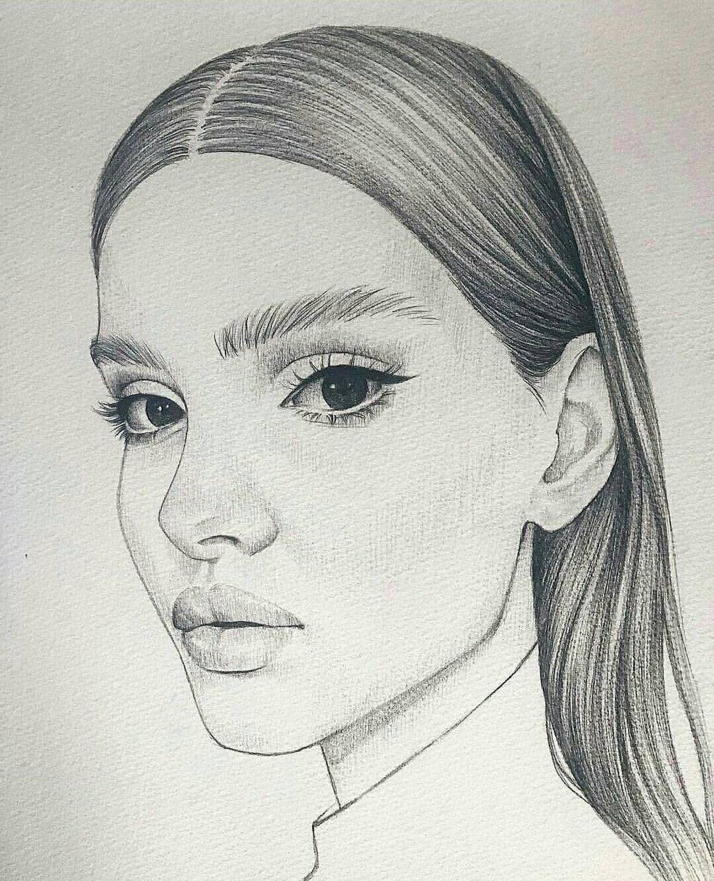 Лицо рисунок. Лицо девушки рисунок. Зарисовки лица. Лицо карандашом.