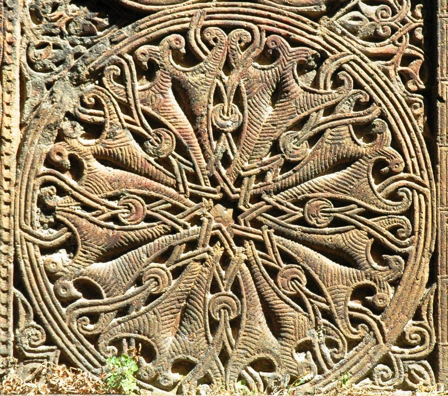 Армянский орнамент на Тане