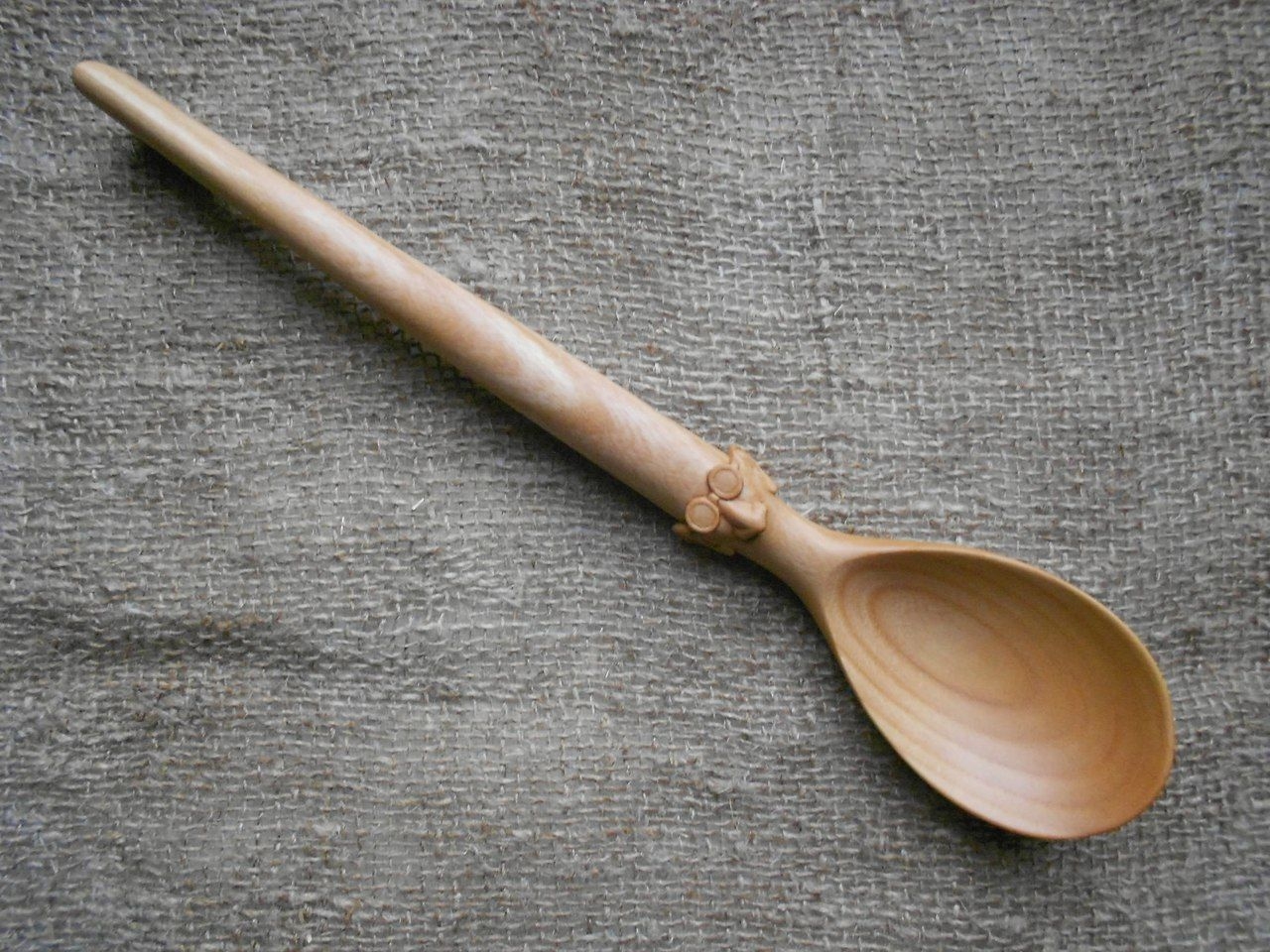 Wooden spoon. Деревянная ложка. Ложки из дерева. Классическая деревянная ложка. Старинные деревянные ложки.