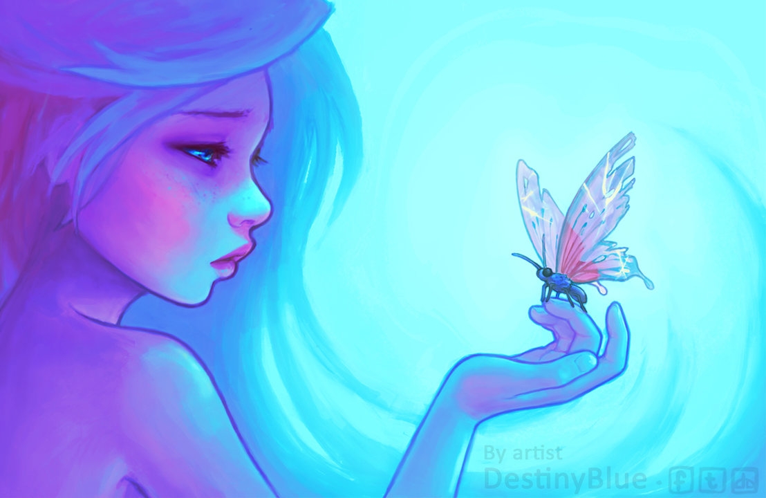 Девушка с бабочкой на руке