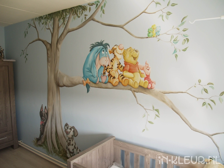 Роспись стен в детской комнате: оригинальные идеи, которые можно воплотить самому