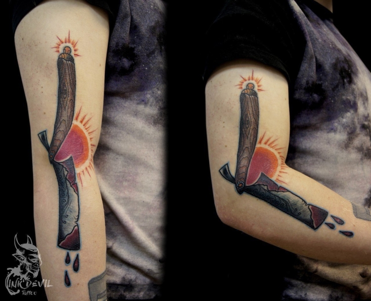 Графическая татуировка «опасной бритвы» по индивидуальному эскизу от @hogart | Instagram